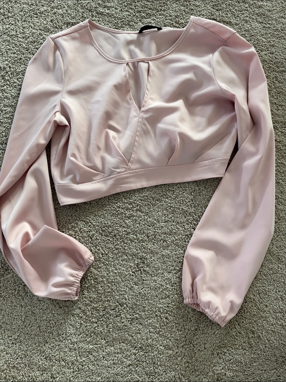 SHEIN Light Pink Long Sleeve Crop Top with Front Keyhole